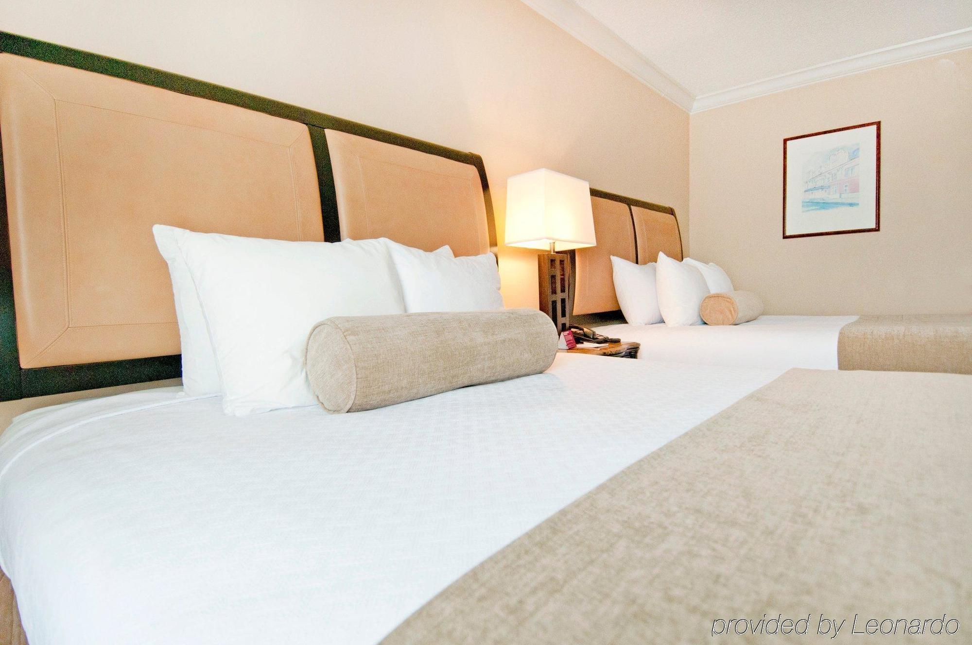 Hotel Crowne Plaza Pensacola Grand Extérieur photo
